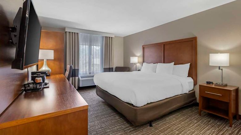 <b>Comfort Inn and Suites Brunswick I-95 Room</b>. Images powered by <a href="https://iceportal.shijigroup.com/" title="IcePortal" target="_blank">IcePortal</a>.
