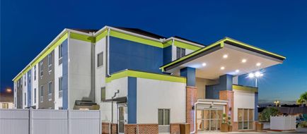 Comfort Inn and Suites Brunswick I-95 Exterior