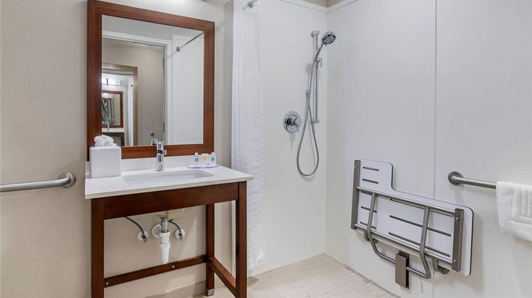 Comfort Inn and Suites Brunswick I-95 Room