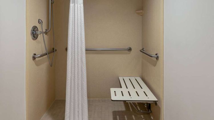 La Quinta Inn & Suites by Wyndham Room