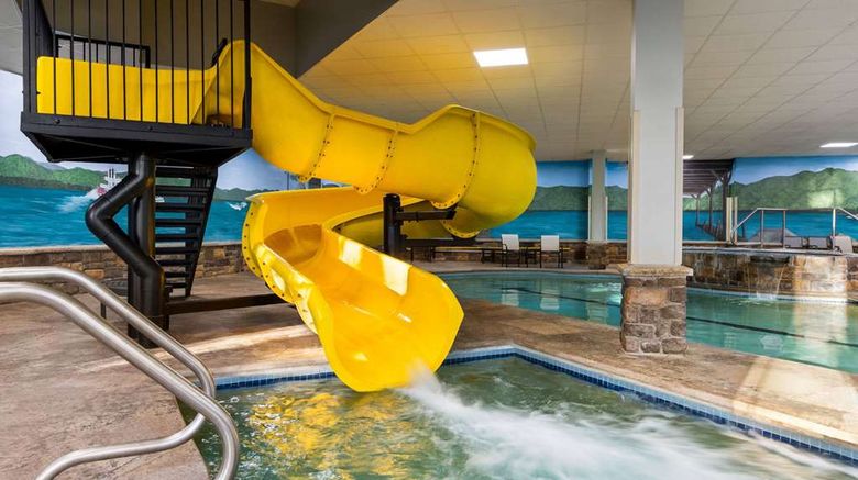 <b>La Quinta Inn & Suites by Wyndham Pool</b>. Images powered by <a href="https://iceportal.shijigroup.com/" title="IcePortal" target="_blank">IcePortal</a>.