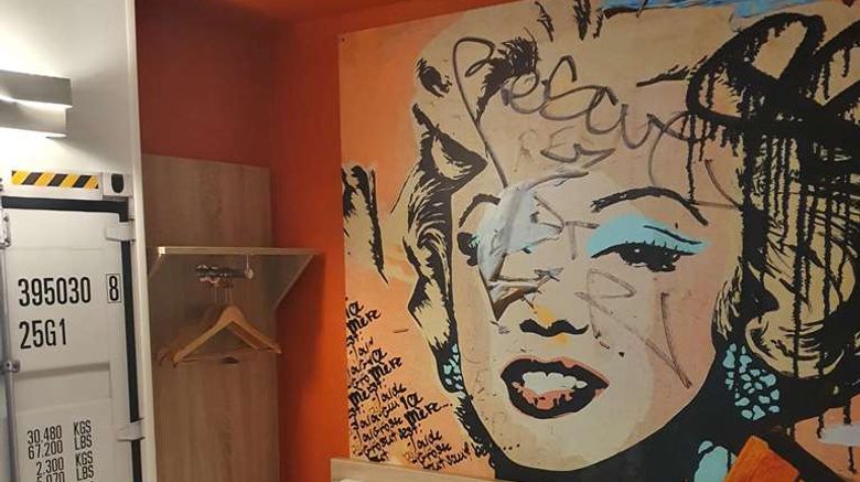 <b>Hotel Kyriad Direct Martigues Room</b>. Images powered by <a href="https://iceportal.shijigroup.com/" title="IcePortal" target="_blank">IcePortal</a>.