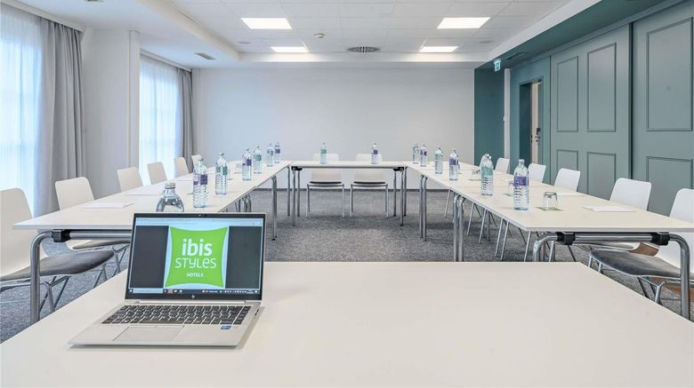<b>ibis Styles Graz Messe Meeting</b>. Images powered by <a href="https://iceportal.shijigroup.com/" title="IcePortal" target="_blank">IcePortal</a>.