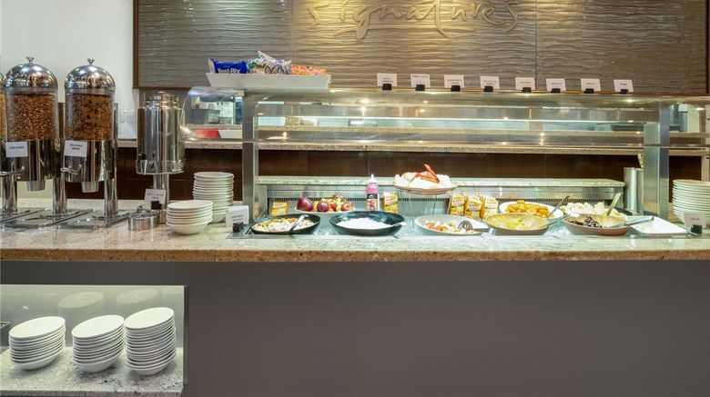 <b>The Sebel Twin Towns Coolangatta Restaurant</b>. Images powered by <a href="https://iceportal.shijigroup.com/" title="IcePortal" target="_blank">IcePortal</a>.