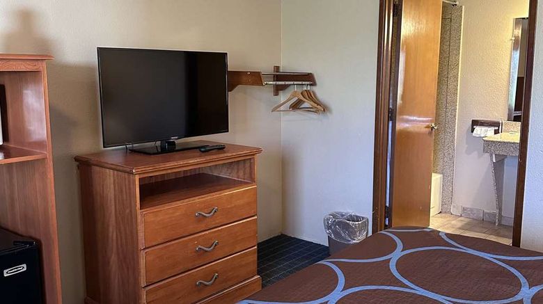 <b>Super 8 by Wyndham Vancouver East Room</b>. Images powered by <a href="https://iceportal.shijigroup.com/" title="IcePortal" target="_blank">IcePortal</a>.