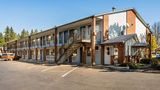 Super 8 by Wyndham Vancouver East Exterior