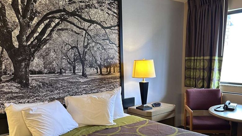 <b>Super 8 by Wyndham Vancouver East Room</b>. Images powered by <a href="https://iceportal.shijigroup.com/" title="IcePortal" target="_blank">IcePortal</a>.