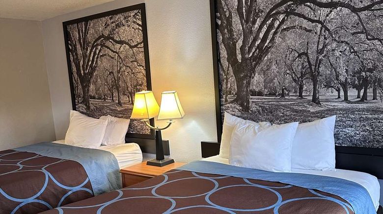 <b>Super 8 by Wyndham Vancouver East Room</b>. Images powered by <a href="https://iceportal.shijigroup.com/" title="IcePortal" target="_blank">IcePortal</a>.