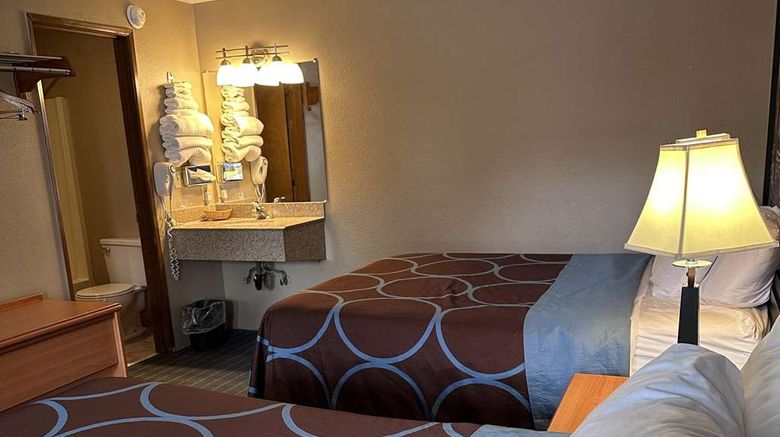 <b>Super 8 by Wyndham Vancouver East Room</b>. Images powered by <a href="https://iceportal.shijigroup.com/" title="IcePortal" target="_blank">IcePortal</a>.