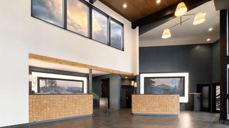 Riverhouse on the Deschutes Lobby