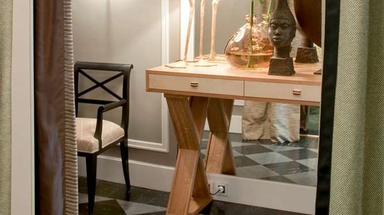 <b>Hotel Recamier Lobby</b>. Images powered by <a href="https://iceportal.shijigroup.com/" title="IcePortal" target="_blank">IcePortal</a>.