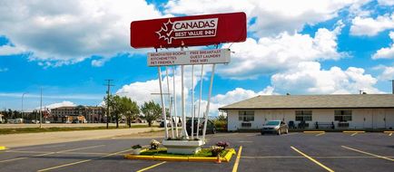 Canadas Best Value Inn Fort St. John Exterior