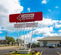 Canadas Best Value Inn Fort St. John Exterior