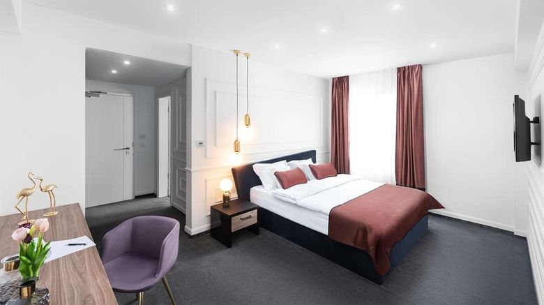 <b>Del Corso Hotel Room</b>. Images powered by <a href="https://iceportal.shijigroup.com/" title="IcePortal" target="_blank">IcePortal</a>.