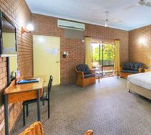 Knotts Crossing Resort Room