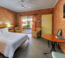 Knotts Crossing Resort Room