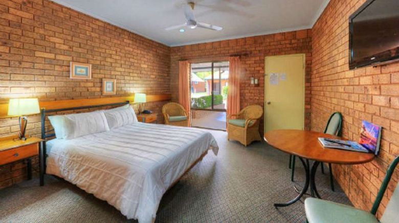 <b>Knotts Crossing Resort Room</b>. Images powered by <a href="https://iceportal.shijigroup.com/" title="IcePortal" target="_blank">IcePortal</a>.