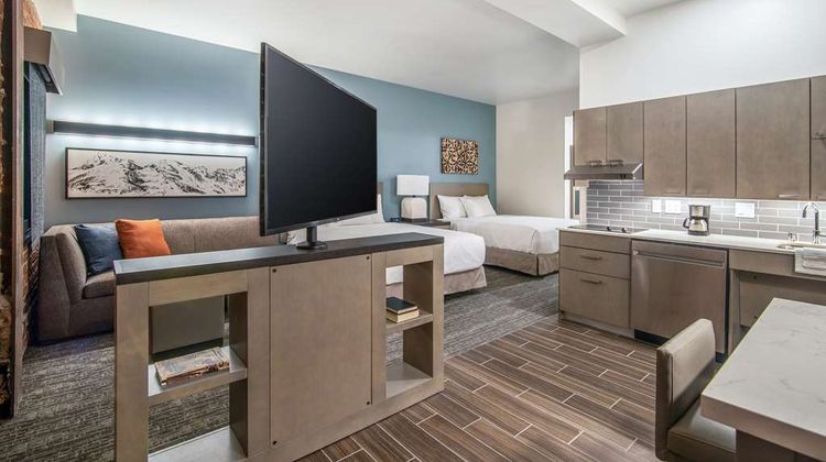 Hyatt House Sacramento Midtown Suite