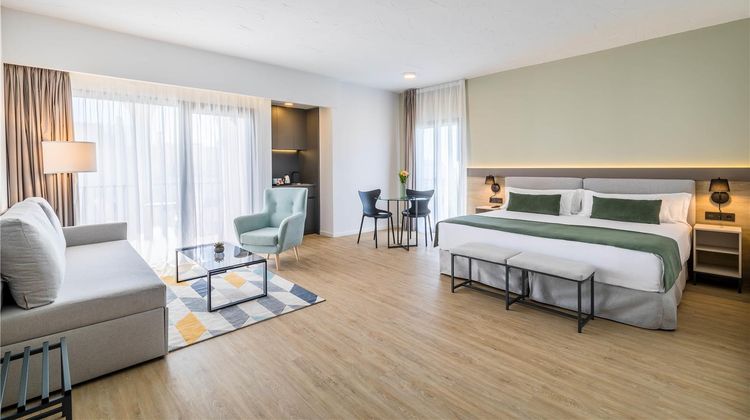 Pyr Marbella Room
