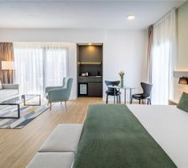 Pyr Marbella Room