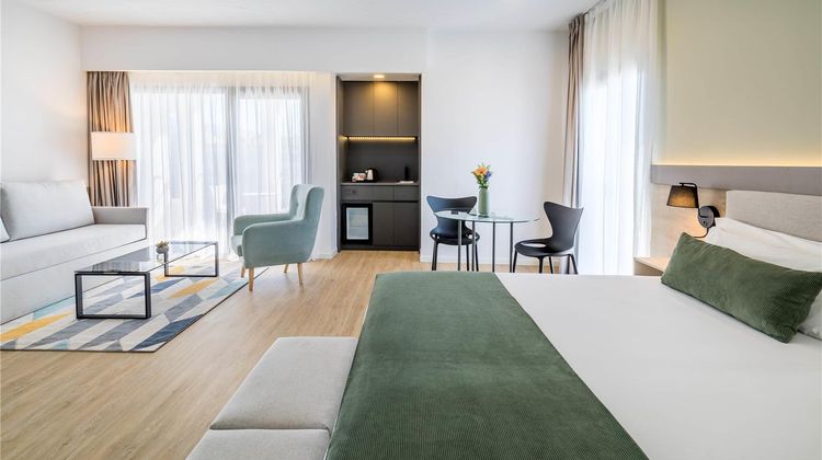 Pyr Marbella Room