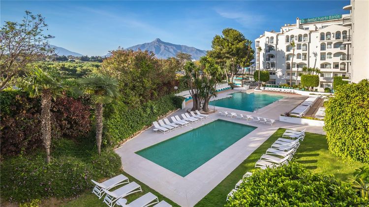 Pyr Marbella Pool