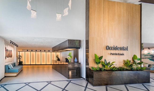 Pyr Marbella Lobby