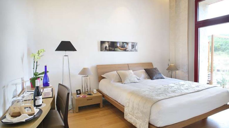 <b>Domaine Riberach Room</b>. Images powered by <a href="https://iceportal.shijigroup.com/" title="IcePortal" target="_blank">IcePortal</a>.
