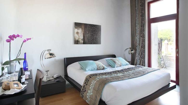 <b>Domaine Riberach Room</b>. Images powered by <a href="https://iceportal.shijigroup.com/" title="IcePortal" target="_blank">IcePortal</a>.