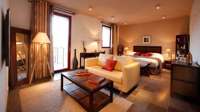 <b>Domaine Riberach Suite</b>. Images powered by <a href="https://iceportal.shijigroup.com/" title="IcePortal" target="_blank">IcePortal</a>.