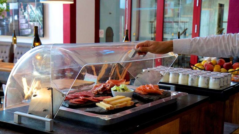 <b>Domaine Riberach Restaurant</b>. Images powered by <a href="https://iceportal.shijigroup.com/" title="IcePortal" target="_blank">IcePortal</a>.