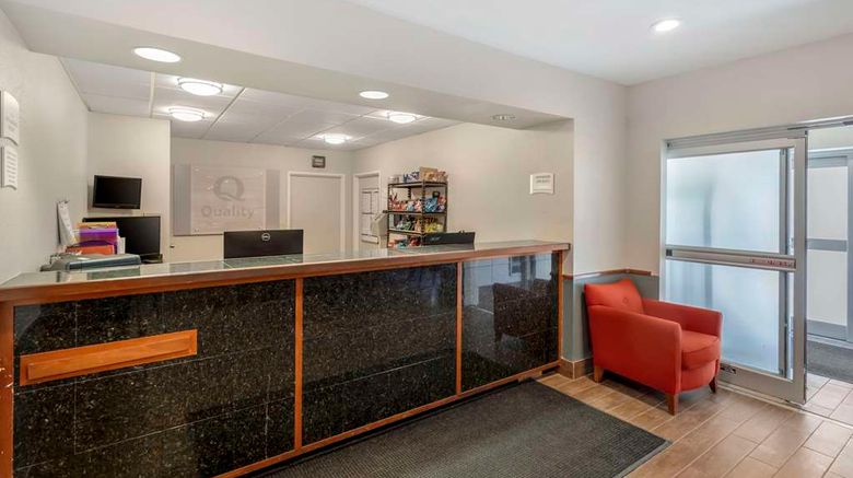 <b>Quality Inn Englewood Denver Tech Center Lobby</b>. Images powered by <a href="https://iceportal.shijigroup.com/" title="IcePortal" target="_blank">IcePortal</a>.