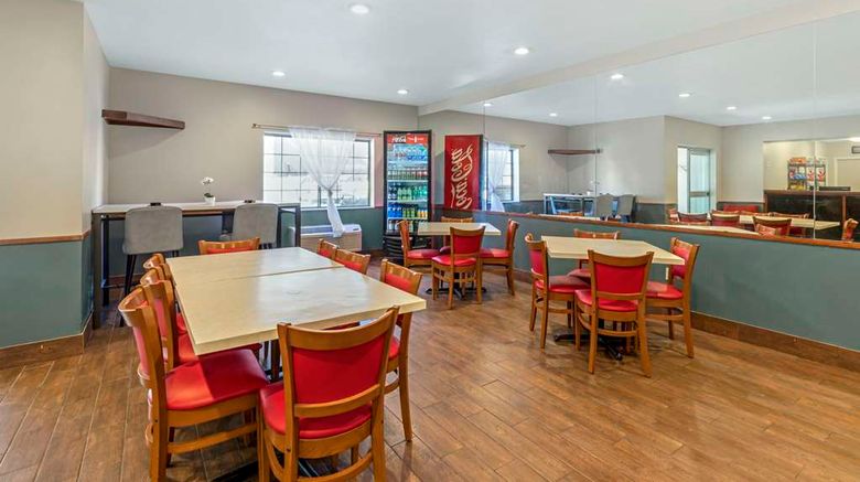<b>Quality Inn Englewood Denver Tech Center Restaurant</b>. Images powered by <a href="https://iceportal.shijigroup.com/" title="IcePortal" target="_blank">IcePortal</a>.