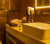 Quality Inn Bhagsu Heritage Room