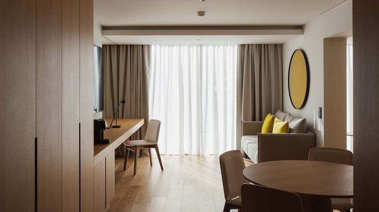 <b>Lumen Lisboa Hotel Suite</b>. Images powered by <a href="https://iceportal.shijigroup.com/" title="IcePortal" target="_blank">IcePortal</a>.