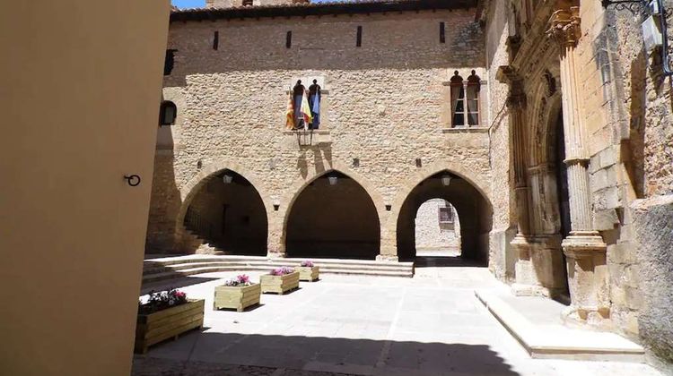 Matutano Dauden Palace Exterior
