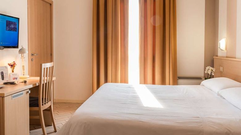 <b>Hotel Mirandola Room</b>. Images powered by <a href="https://iceportal.shijigroup.com/" title="IcePortal" target="_blank">IcePortal</a>.