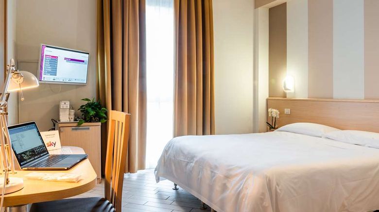 <b>Hotel Mirandola Room</b>. Images powered by <a href="https://iceportal.shijigroup.com/" title="IcePortal" target="_blank">IcePortal</a>.