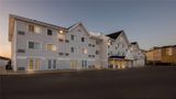 Travelodge Suites by Wyndham Regina Exterior