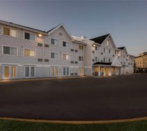Travelodge Suites by Wyndham Regina Exterior