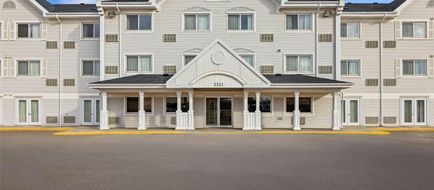 Travelodge Suites by Wyndham Regina Exterior