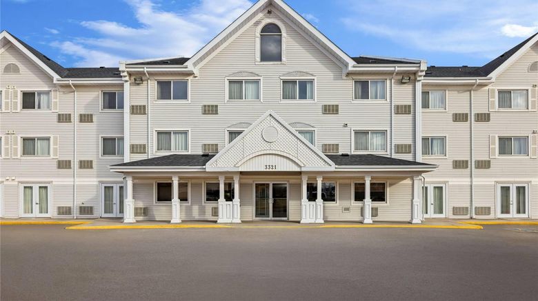 <b>Travelodge Suites by Wyndham Regina Exterior</b>. Images powered by <a href="https://iceportal.shijigroup.com/" title="IcePortal" target="_blank">IcePortal</a>.