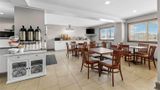 Travelodge Suites by Wyndham Regina Restaurant