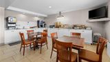 Travelodge Suites by Wyndham Regina Restaurant
