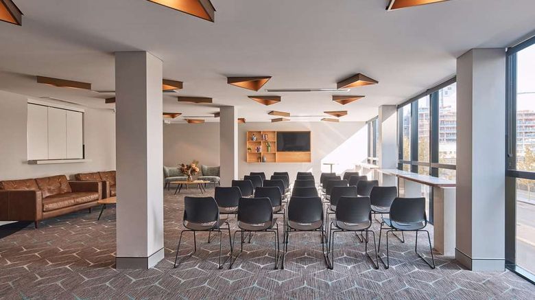 <b>Rydges Perth Kings Square Meeting</b>. Images powered by <a href="https://iceportal.shijigroup.com/" title="IcePortal" target="_blank">IcePortal</a>.