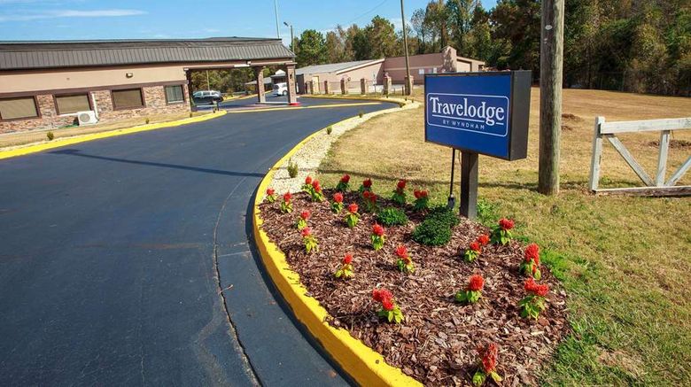 <b>Travelodge by Wyndham Macon West Exterior</b>. Images powered by <a href="https://iceportal.shijigroup.com/" title="IcePortal" target="_blank">IcePortal</a>.