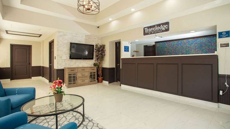 <b>Travelodge by Wyndham Macon West Lobby</b>. Images powered by <a href="https://iceportal.shijigroup.com/" title="IcePortal" target="_blank">IcePortal</a>.