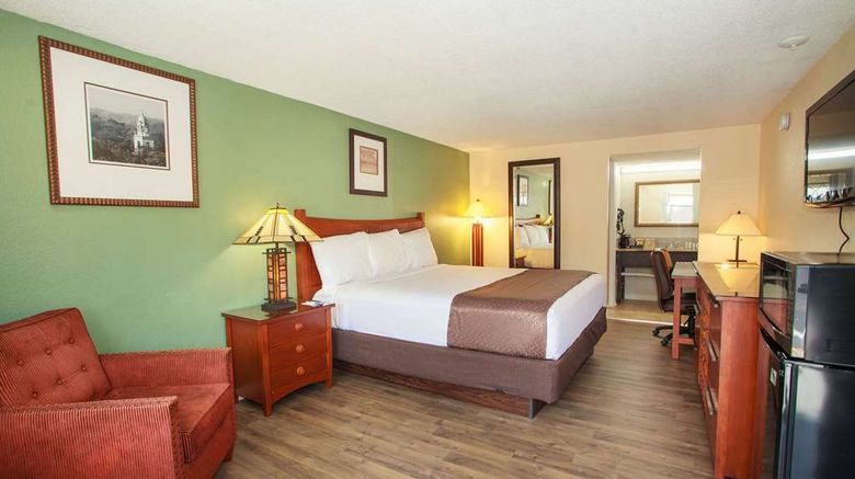 <b>Travelodge by Wyndham Macon West Room</b>. Images powered by <a href="https://iceportal.shijigroup.com/" title="IcePortal" target="_blank">IcePortal</a>.