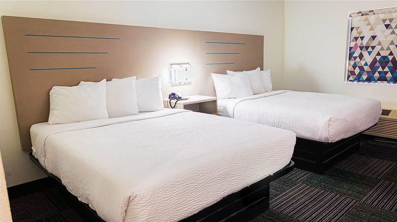 <b>Baymont by Wyndham Port Wentworth Room</b>. Images powered by <a href="https://iceportal.shijigroup.com/" title="IcePortal" target="_blank">IcePortal</a>.