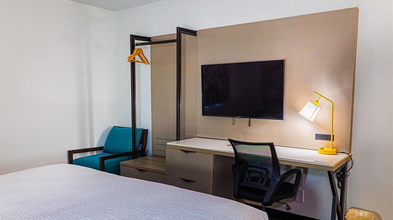 <b>Baymont by Wyndham Port Wentworth Room</b>. Images powered by <a href="https://iceportal.shijigroup.com/" title="IcePortal" target="_blank">IcePortal</a>.